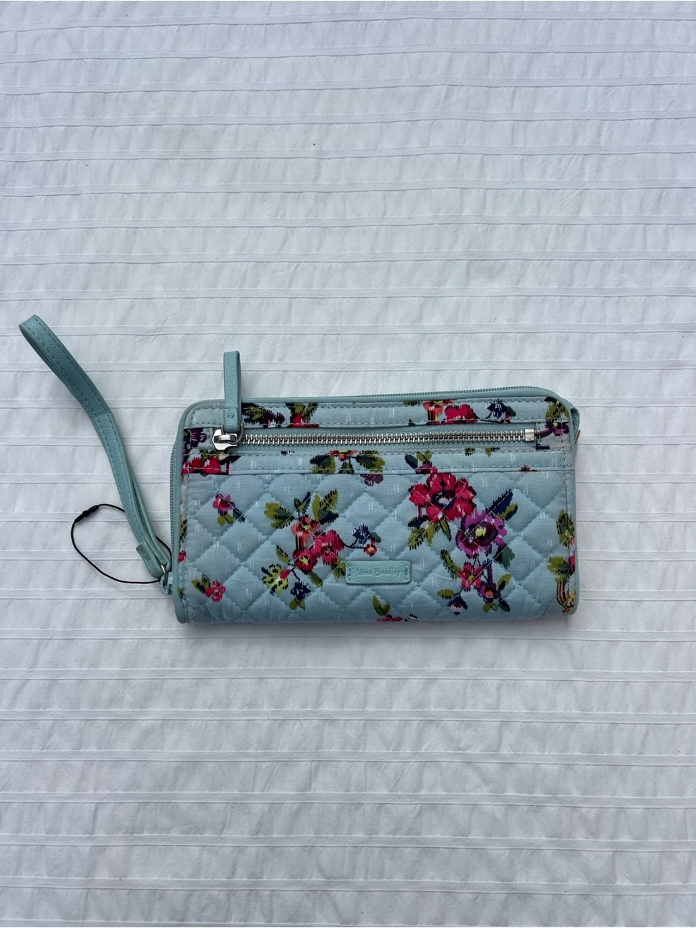 NWOT Vera Bradley Water Bouquet Front Zip RFID Wristlet Wallet